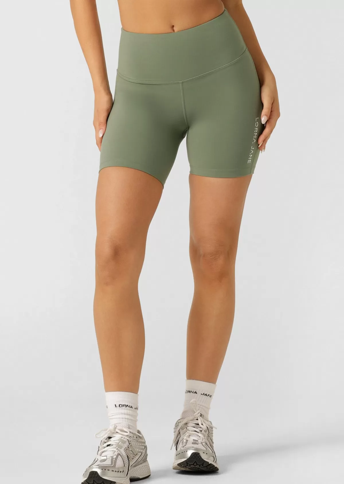 Lorna Jane Shorts | Bike Shorts*Lotus No Chafe Phone Pocket 16cm Bike Shorts LightKhaki